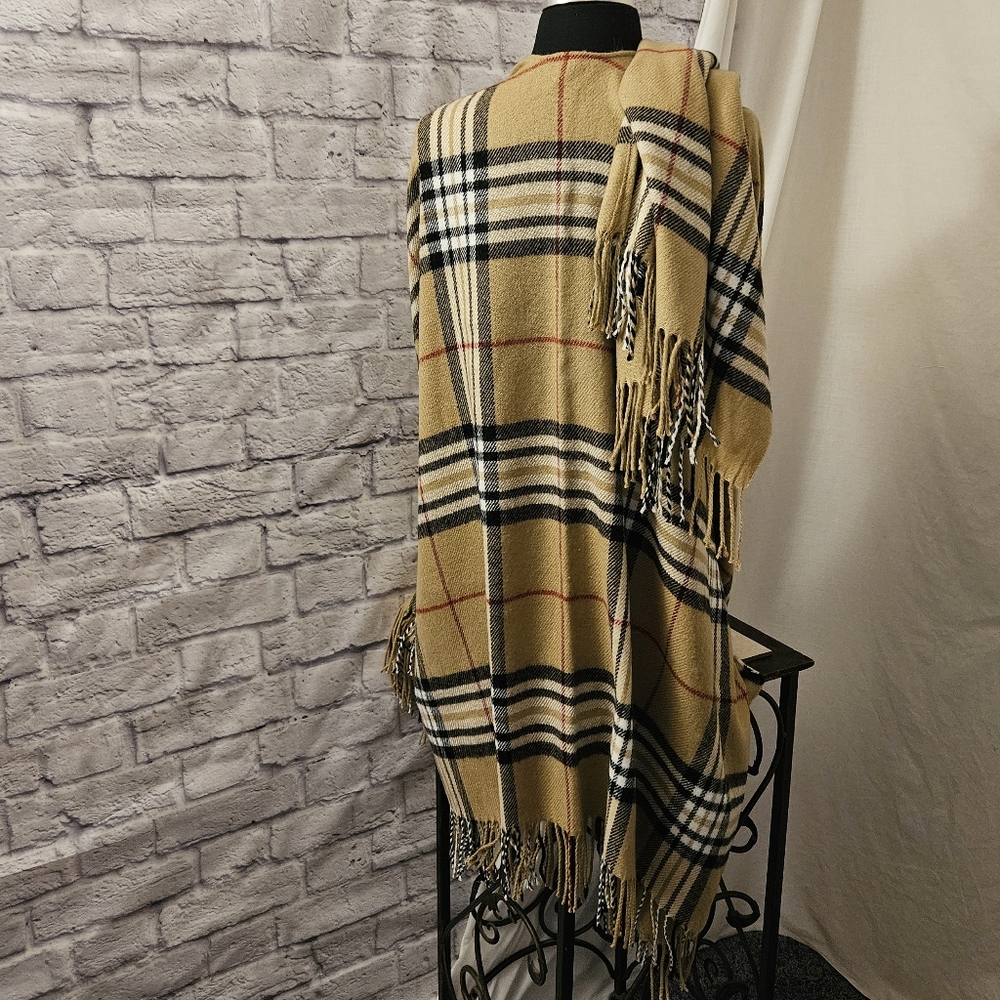 Burberry-Style Scarf / Shawl with Fringe - Picture 5 of 12